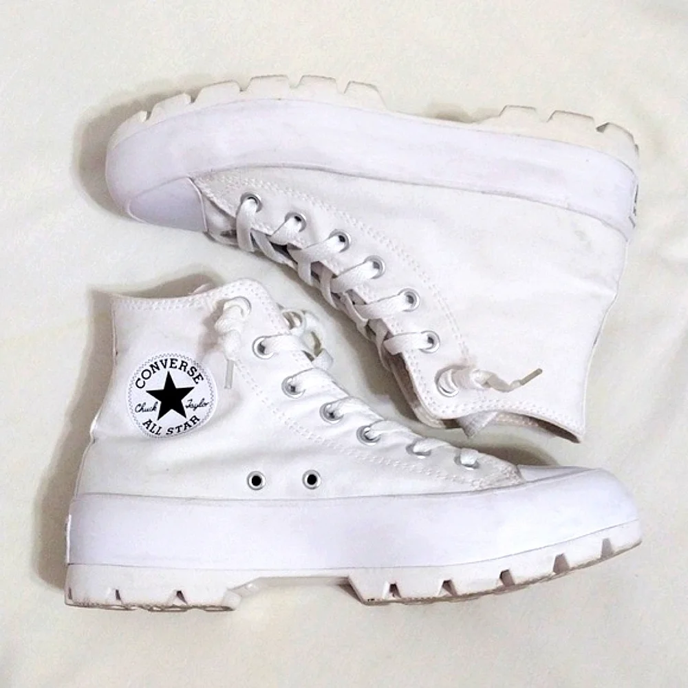 Converse CTAS Women's White Canvas Hi-Top Platform Sneakers Size 8 Lug Sole